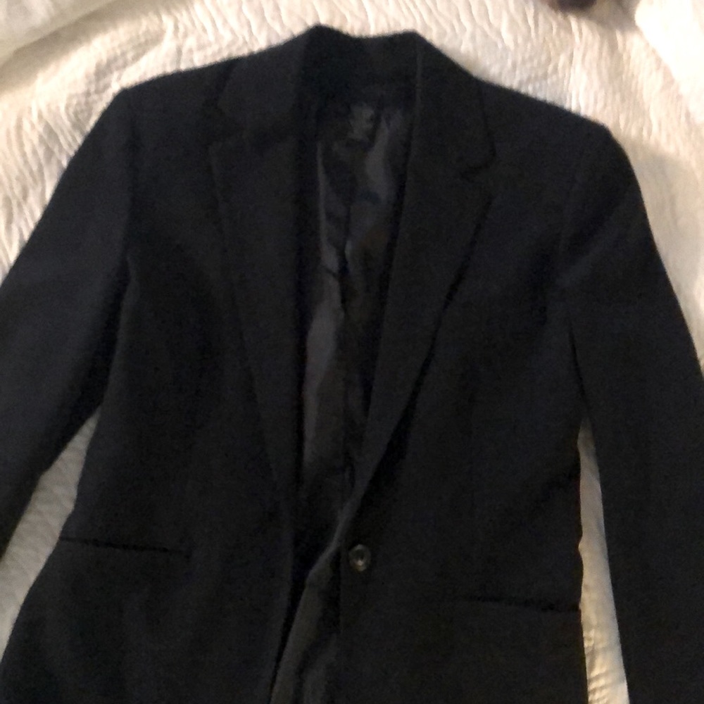 It’s THAT black blazer!